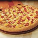 Canadian Pizza of Mozzarella Ham and Pineapple Dinner