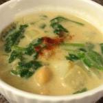 Arabic Potato Soup with Spinach and Chickpeas Appetizer
