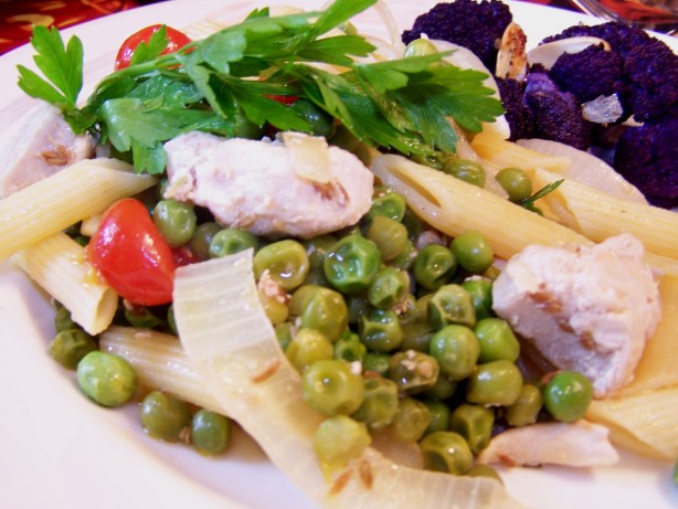 American Pasta With Chicken and Spicy Peas Dinner