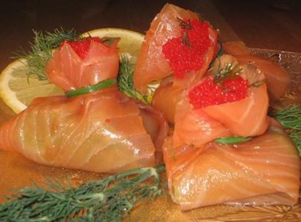 Australian Smoked Salmon and Guacamole Bundles Appetizer