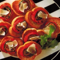 Italian Crostini With Pepper Roulade Appetizer