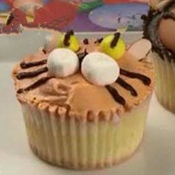 American Muffins as Tiger Decorate Dessert