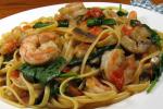 American Tomato Fettuccine With Shrimp and Arugula Dinner