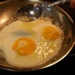 Australian Perfect Fried Eggs Breakfast