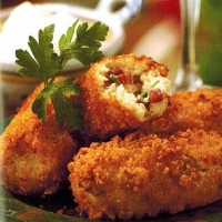 Canadian Crispy Chicken and Ham Croquettes Appetizer