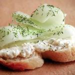 Canadian Crostini Creamy to Cucumber and Dill Appetizer