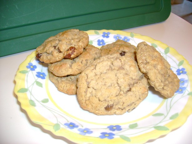 Australian Oatmeal Raisin Cookies W a Kick Dessert