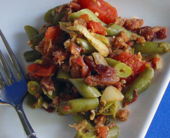 Australian Green Beans With Tomato Onion and Bacon Dinner