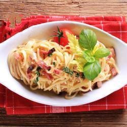 American Spaghetti a La Carbonara with Brown wheatmeal Rendered Dinner