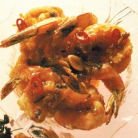 Singaporean Shrimp in Wine and Chili Sauce Appetizer