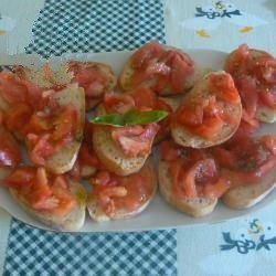 British Toasted Bread with Black Pepper Appetizer