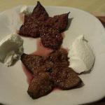 American Figs Gratin with Honey Marsala and Ricotta Dessert