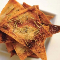 Spanish Thyme Pita Chips Appetizer