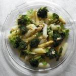 Whitegreen Asparagus Salad with Broccoli recipe