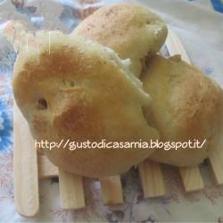 American Bread with Greaves Appetizer