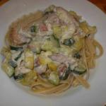 American Creamy Pasta with Chicken and Zucchini Dinner
