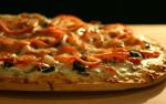 British Sweet Pepper Pizza With Three Cheeses Appetizer