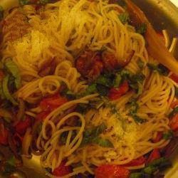 American Fast Spaghetti with Tomato and Basil Appetizer