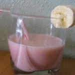 American Banana Smoothie and Strawberry Appetizer
