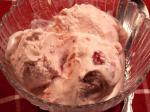 American Oldfashioned Strawberry Ice Cream Dessert