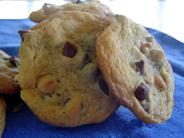 American Reeses Classic Peanut Butter and Milk Chocolate Chip Cookies Dessert