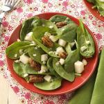 British Spinach Salad with Pears and Candied Pecans Appetizer