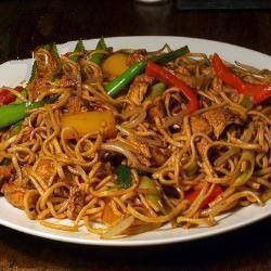 Chinese Chow Mein with Chicken Appetizer