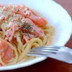 American Espaguettis with Salmon and Cream Dinner