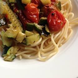 American Spaghetti with Zucchini and Tomatoes Appetizer