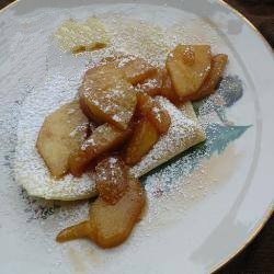 British Pancakes with Kamelizowanymi Apples Appetizer