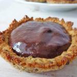 British Tarts Hazelnuts Bananas Cocoa of Kiwiform light Without Cereals Vegan Dessert