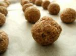 British Banana Bliss Balls raw Food Dessert