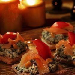 American Crispbread with Quark Spinach and Smoked Salmon Appetizer