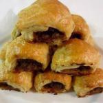 American Rolls of Puff Pastry with Sausage Parrillera Appetizer