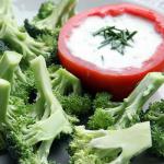 American Broccoli With Yogurt Ranch Dip Appetizer