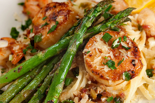 American Scallops and Asparagus with Fettuccine Dinner