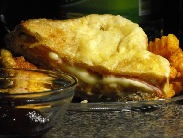 American Bennigans Monte Cristo Sandwich Dessert