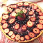 Canadian Cheesecake with Strawberries and Blueberries Dessert