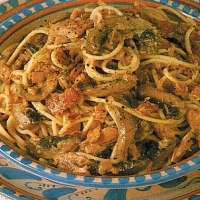 Italian Spaghetti with Tuna and Mushroom Sauce Dinner
