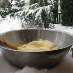 American Snow Cream Dessert