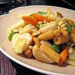 Chinese Jumped of Saint Jacques to Cashew Nuts Appetizer