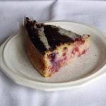 American Semolina Cake to the Currants and Blueberries Dessert