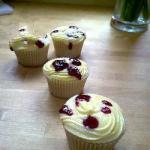 American Cupcakes with Sweet Plums and White Chocolate Dessert