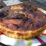 American Quiche with Dried Tomatoes and Mozzarella Appetizer