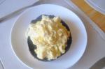 American Creamy Cheesy Scrambled Eggs Appetizer