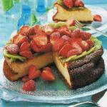 American Cheesecake with Strawberries and Kiwi Dessert