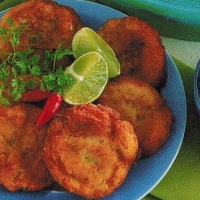 American Crab Cakes With Avocado Salsa Appetizer