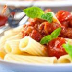 Italian Pasta with Tomato and Basil for Valentines Day Appetizer