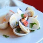 French Mussels with Tomato in White Wine Appetizer