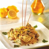 American Spaghetti with Parsley Chicken Dinner